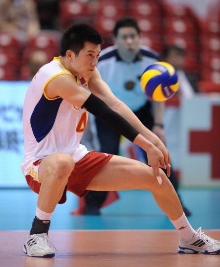 男排落选赛中国2-3遭逆转