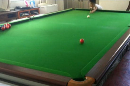 中国宣城广德3岁斯诺克神童汪乌卡 惊呆众人_