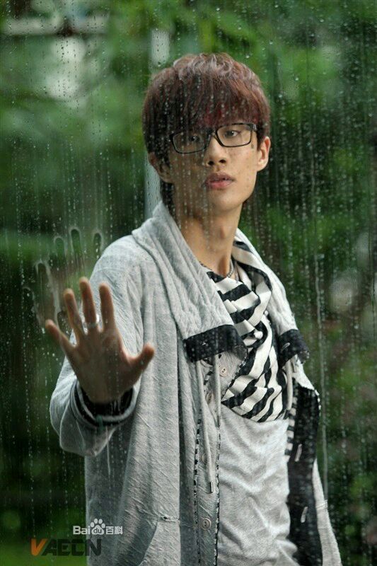 许嵩2013年度新歌单曲违章动物歌词及歌曲简