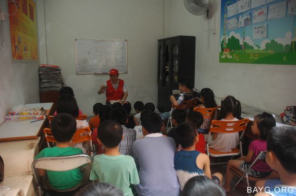 小巷飞出欢乐歌--姐妹自发创办小小活动室_深