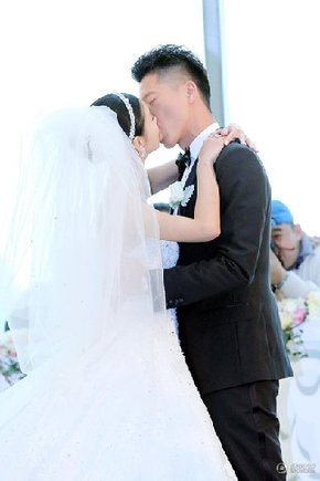 王雷婚纱照_李小萌与王雷婚纱照