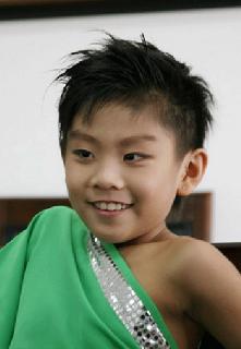 香港宝芝林集团的主席关照洋个人资料介绍