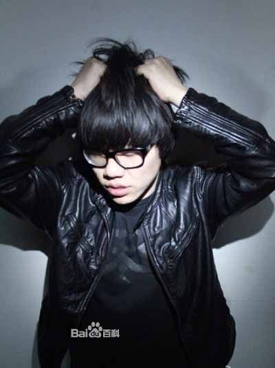 蘑菇头李琦的家庭背景 江苏师范大学李琦唱过